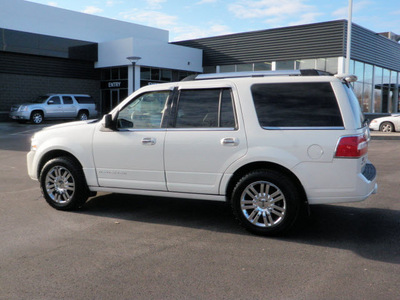 lincoln navigator 2007 white suv ultimate navi 4wd dvd gasoline 8 cylinders 4 wheel drive automatic 55124