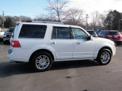 lincoln navigator 2007 white suv ultimate navi 4wd dvd gasoline 8 cylinders 4 wheel drive automatic 55124