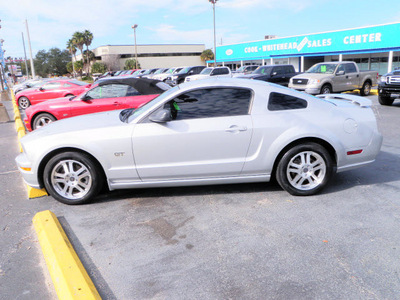 ford mustang 2005 silver coupe gt deluxe gasoline 8 cylinders rear wheel drive 5 speed manual 32401