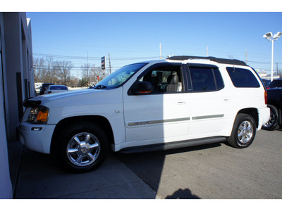 gmc envoy xl 2003 white suv slt gasoline 8 cylinders 4 wheel drive automatic with overdrive 08902