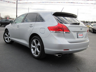 toyota venza 2009 silver wagon awd v6 gasoline 6 cylinders all whee drive automatic 46410