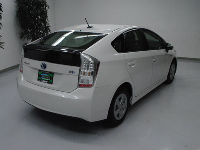 toyota prius 2010 white hybrid 4 cylinders front wheel drive automatic 91731