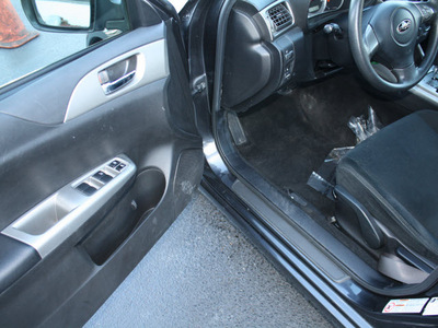 subaru impreza 2009 dark gray hatchback 2 5i gasoline 4 cylinders all whee drive automatic 07701