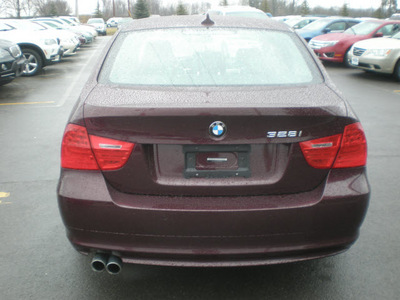 bmw 328i 2009 maroon sedan xdrive gasoline 6 cylinders all whee drive automatic 13502