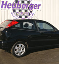 ford focus 2001 pitch black hatchback zx3 gasoline 4 cylinders front wheel drive automatic 80905