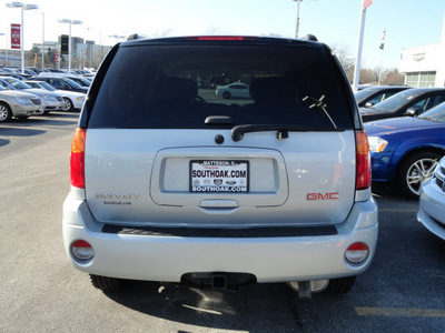 gmc envoy 2008 silver suv gasoline 6 cylinders 2 wheel drive automatic 60443