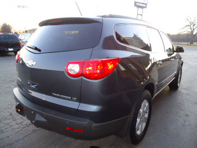 chevrolet traverse 2009 dk  gray suv lt gasoline 6 cylinders all whee drive automatic 60007