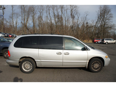 chrysler town and country 2000 silver van lx flex fuel v6 front wheel drive automatic 08812