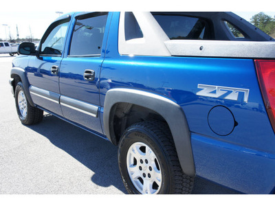 chevrolet avalanche 2004 dk  blue 1500 gasoline 8 cylinders 4 wheel drive 4 speed automatic 77388