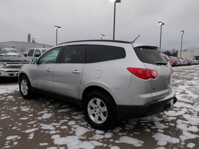 chevrolet traverse 2011 silver suv lt awd gasoline 6 cylinders all whee drive 6 speed automatic 55313