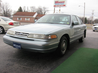 ford crown victoria 1996 green sedan gasoline v8 rear wheel drive automatic with overdrive 45840