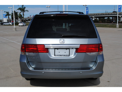 honda odyssey 2008 gray van touring gasoline 6 cylinders front wheel drive automatic with overdrive 77065
