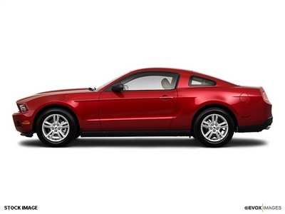 ford mustang 2011 coupe v6 premium gasoline 6 cylinders rear wheel drive not specified 44060