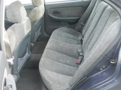 hyundai elantra 2002 gray sedan gls gasoline 4 cylinders front wheel drive automatic 99208