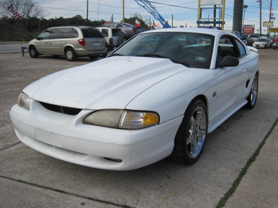 ford mustang 1995 white coupe gt gasoline 8 cylinders rear wheel drive automatic 77379