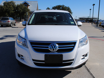 volkswagen tiguan 2009 white suv 2 0t gasoline 4 cylinders front wheel drive automatic 76087