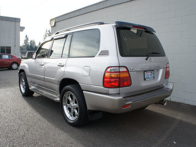 toyota land cruiser 2002 gray suv gasoline 8 cylinders 4 wheel drive automatic with overdrive 98371