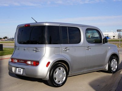 nissan cube 2010 silver suv gasoline 4 cylinders front wheel drive automatic with overdrive 76018