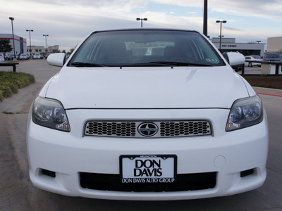 scion tc 2005 white hatchback gasoline 4 cylinders front wheel drive automatic 76018