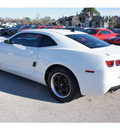 chevrolet camaro 2012 white coupe ls gasoline 6 cylinders rear wheel drive 6 spd auto onstar,1 yr safe and snd 77090