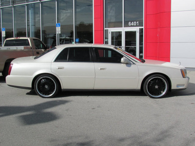 cadillac deville 2001 white sedan gasoline 8 cylinders dohc front wheel drive automatic 33884