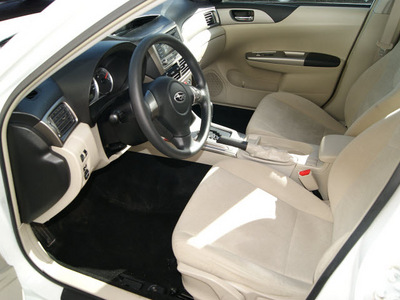 subaru impreza 2009 satin white pearl sedan 2 5i gasoline 4 cylinders all whee drive automatic 80905