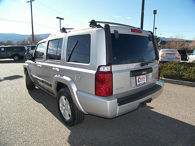 jeep commander 2007 silver suv trail rated flex fuel 8 cylinders 4 wheel drive automatic 81212