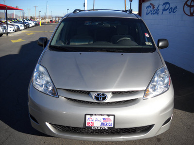 toyota sienna 2008 silver van gasoline 6 cylinders front wheel drive automatic 79925