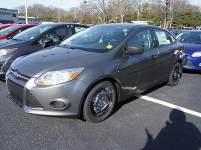 ford focus 2012 gray sedan s gasoline 4 cylinders front wheel drive automatic 08753