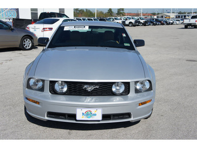 ford mustang 2007 silver coupe gasoline 8 cylinders rear wheel drive 5 speed manual 77388