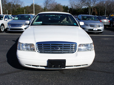 ford crown victoria 2011 white sedan lx flex fuel 8 cylinders rear wheel drive automatic with overdrive 08753