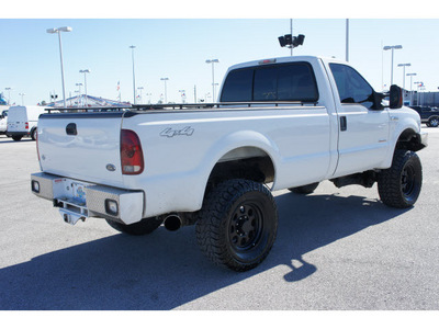 ford f 250 super duty 2007 white pickup truck xlt diesel 8 cylinders 4 wheel drive automatic 77388