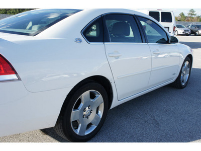 chevrolet impala 2006 white sedan ss gasoline 8 cylinders front wheel drive automatic 77388