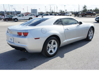 chevrolet camaro 2011 silver coupe lt gasoline 6 cylinders rear wheel drive automatic 77388