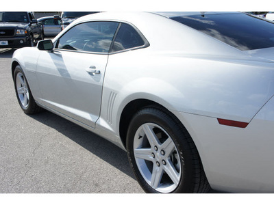 chevrolet camaro 2011 silver coupe lt gasoline 6 cylinders rear wheel drive automatic 77388