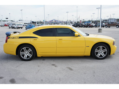dodge charger 2006 yellow sedan rt gasoline 8 cylinders rear wheel drive shiftable automatic 77388