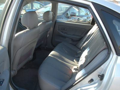 hyundai elantra 2005 silver hatchback gls sulev gasoline 4 cylinders front wheel drive automatic 94063