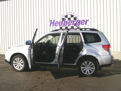 subaru forester 2011 spark silver 2 5x premium gasoline 4 cylinders all whee drive automatic 80905
