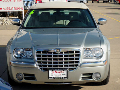 chrysler 300c 2006 green sedan gasoline 8 cylinders rear wheel drive automatic 62034