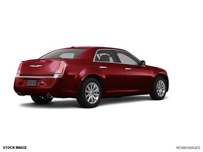 chrysler 300 2011 limited gasoline 6 cylinders rear wheel drive 5 speed automatic 33021