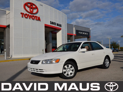toyota camry 2000 white sedan le gasoline 6 cylinders front wheel drive automatic 32771