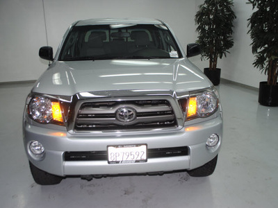 toyota tacoma 2009 silver v6 gasoline 6 cylinders 4 wheel drive 6 speed manual 91731