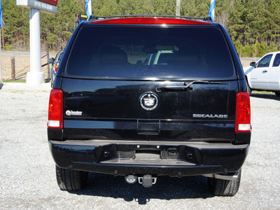 cadillac escalade 2004 black suv gasoline 8 cylinders all whee drive automatic 27569