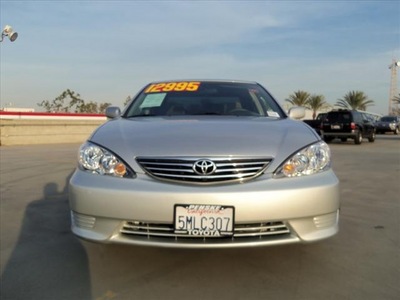 toyota camry 2005 silver sedan le gasoline 4 cylinders front wheel drive automatic 90241