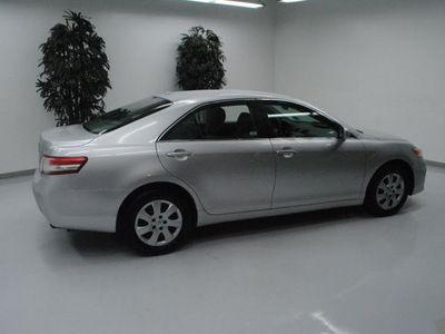 toyota camry 2011 silver sedan le gasoline 4 cylinders front wheel drive automatic 91731