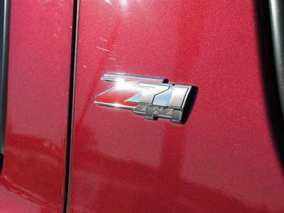 chevrolet suburban 2006 maroon suv flex fuel 8 cylinders 4 wheel drive automatic 76087