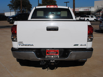 toyota tundra 2009 white grade 4x4 flex fuel 8 cylinders 4 wheel drive automatic 75228