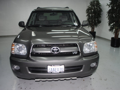 toyota sequoia 2007 gray suv sr5 gasoline 8 cylinders rear wheel drive automatic 91731