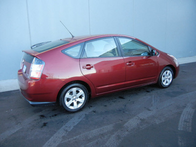 toyota prius 2005 dk  red hatchback hybrid 4 cylinders front wheel drive automatic 55448