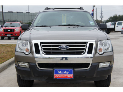ford explorer sport trac 2007 brown xlt gasoline 6 cylinders rear wheel drive 5 speed automatic 77090